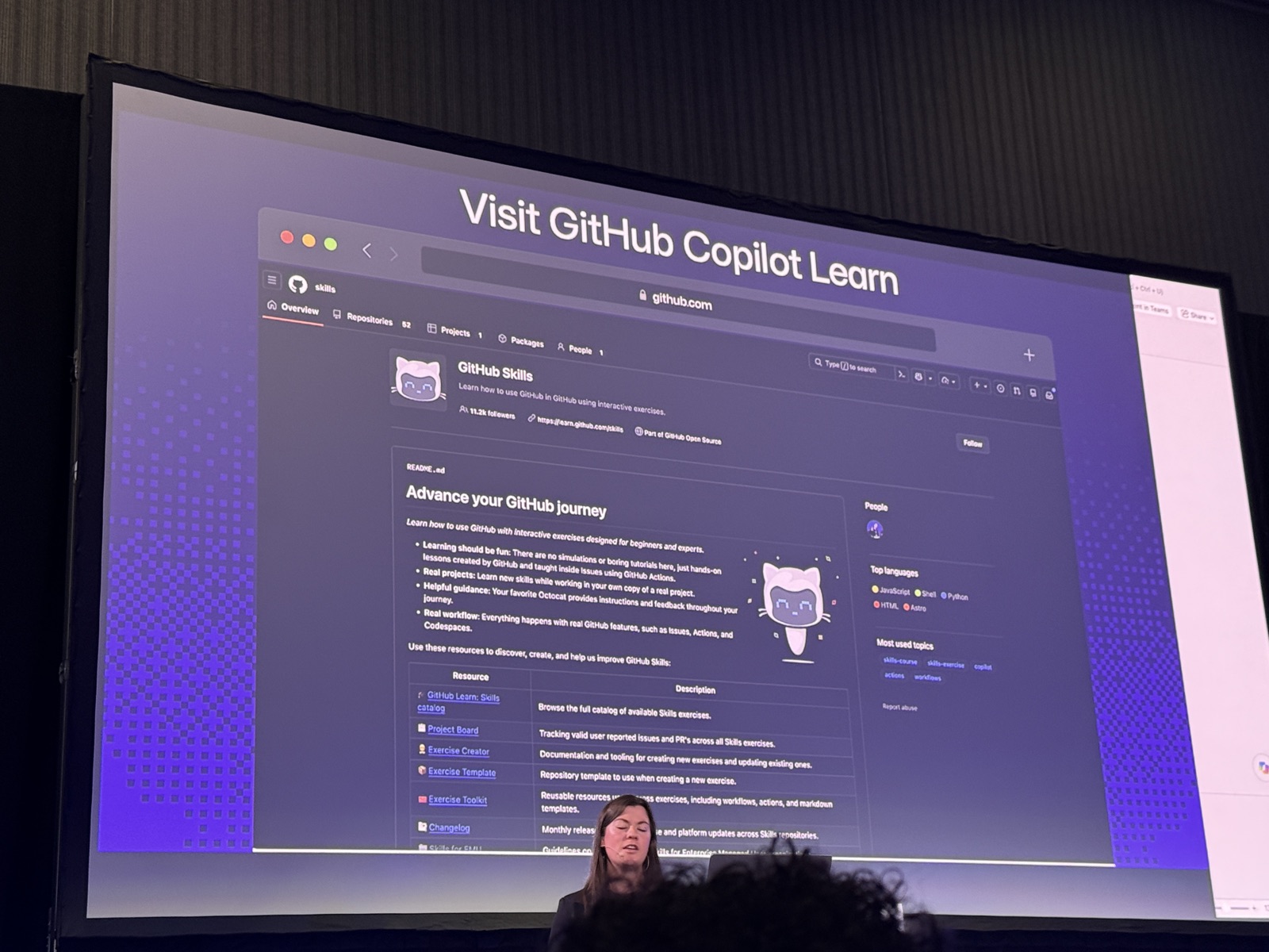 Slide Visit GitHub Copilot Learn, trang GitHub Skills