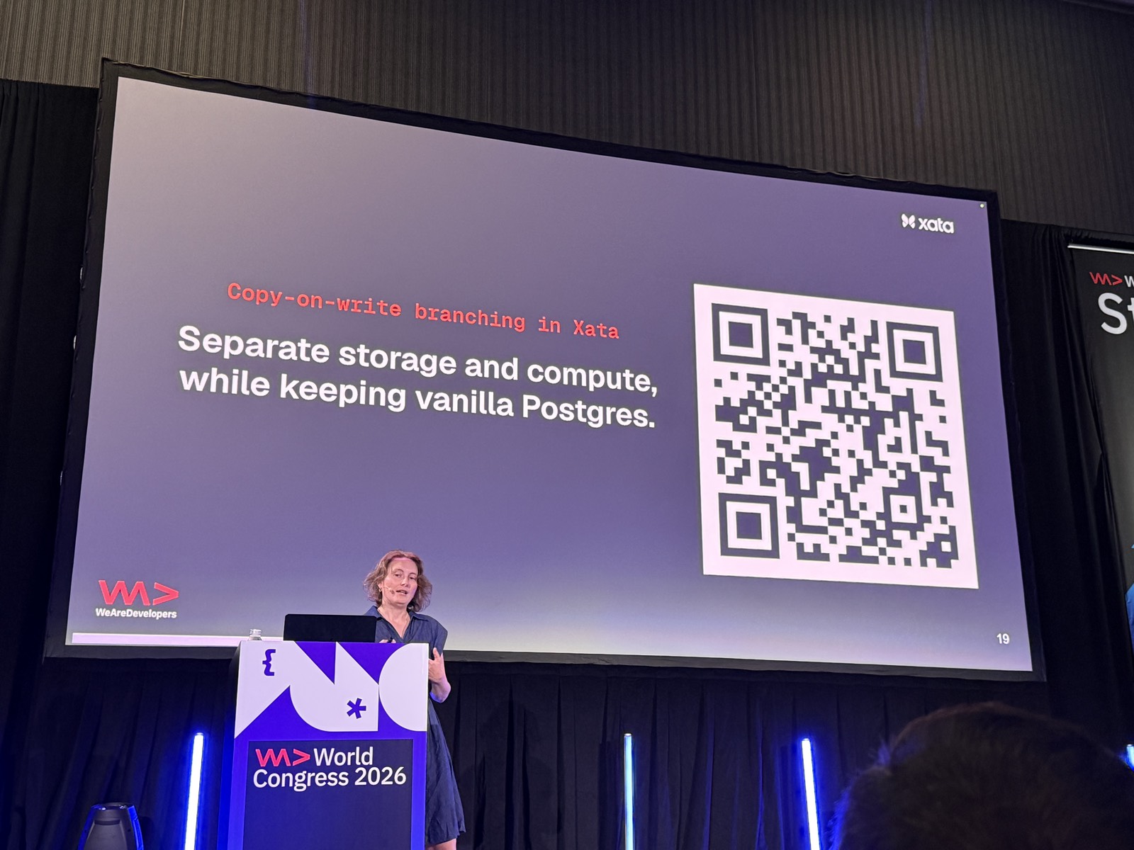Slide Copy-on-write branching in Xata: Separate storage and compute, while keeping vanilla Postgres, kèm QR code
