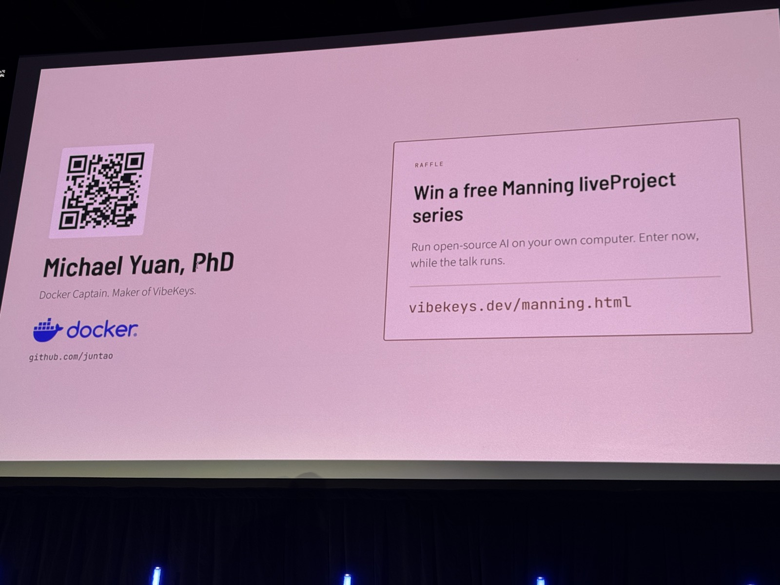 Slide giới thiệu Michael Yuan và raffle Manning liveProject